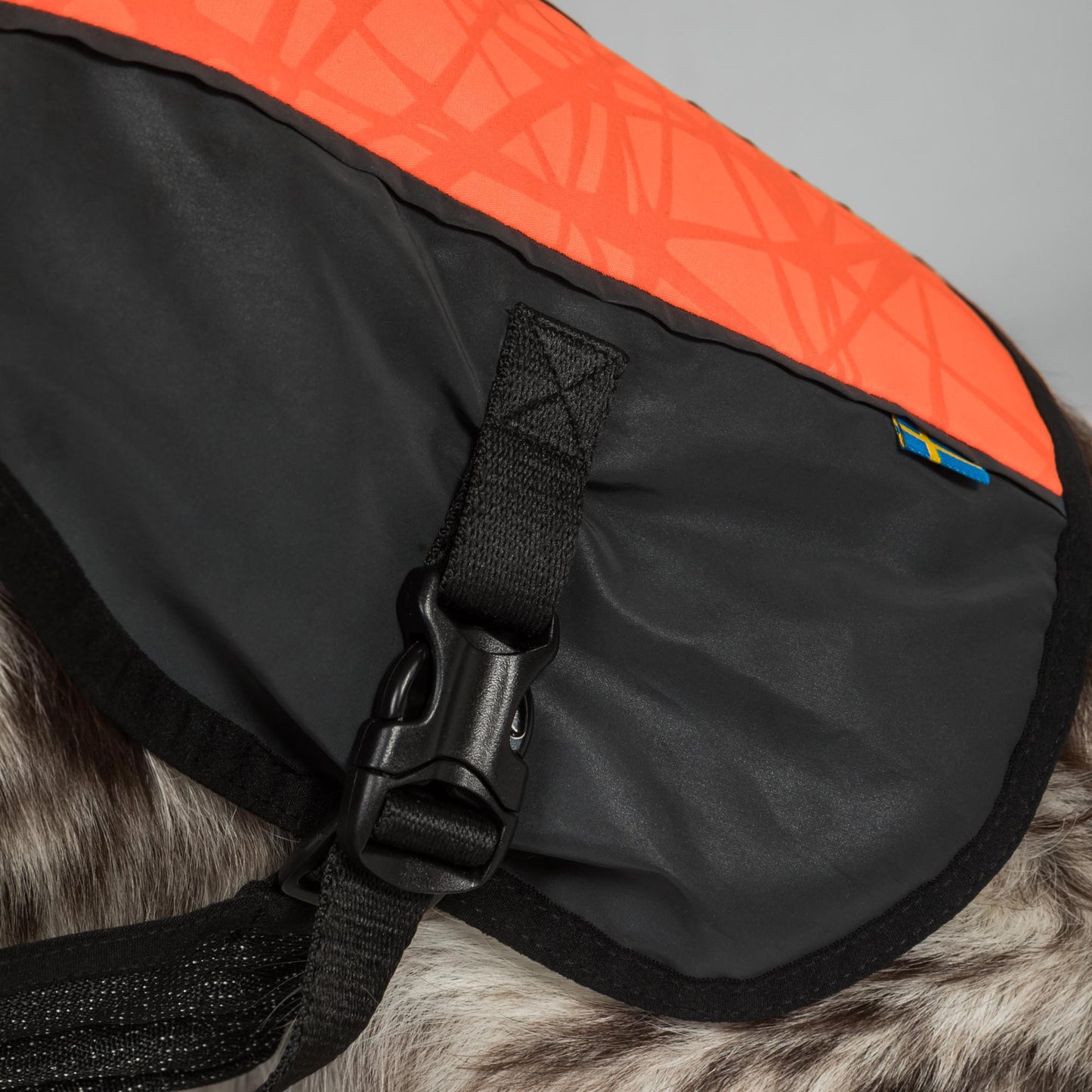 TRAKK Signalväst med skydd för bröst