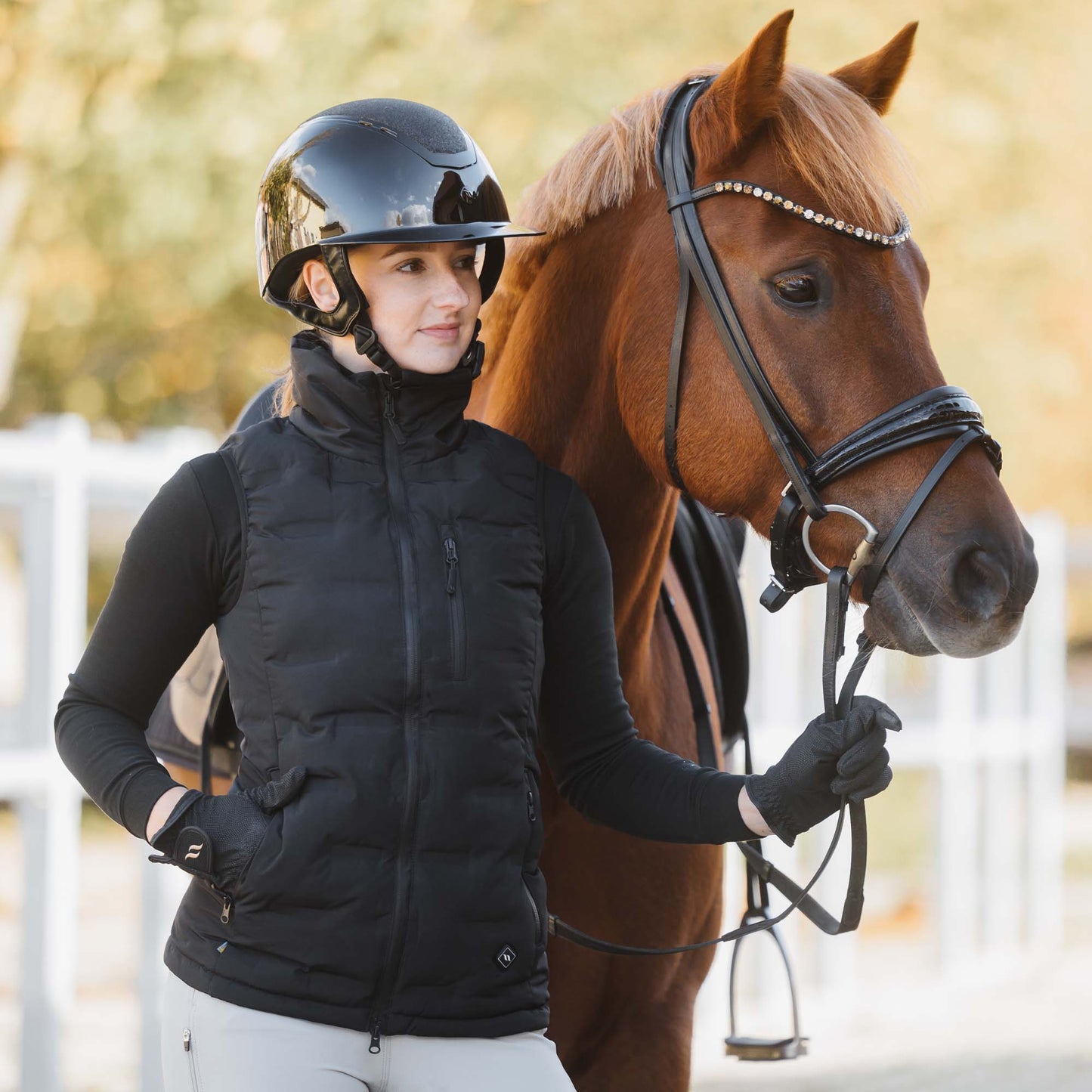 Caracas Glossy Ridhjälm